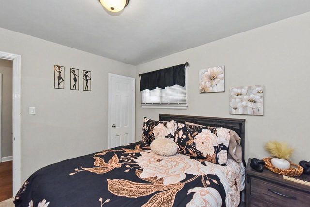 4040 N 49th STREET, Milwaukee, WI 53216