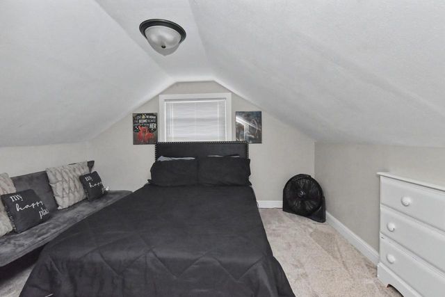 4040 N 49th STREET, Milwaukee, WI 53216