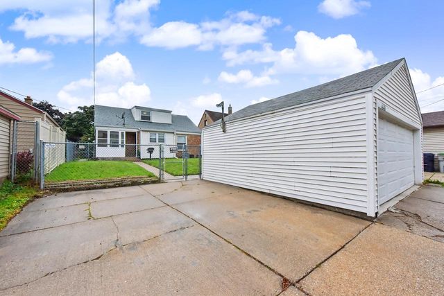 4040 N 49th STREET, Milwaukee, WI 53216