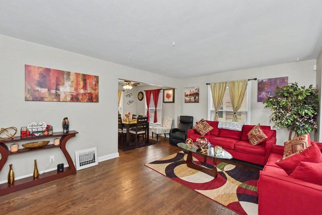 4040 N 49th STREET, Milwaukee, WI 53216
