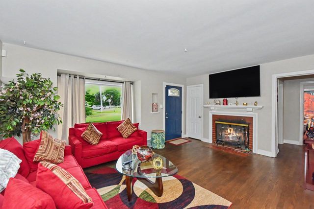 4040 N 49th STREET, Milwaukee, WI 53216