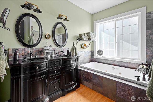 11733 Hummingbird Lane, Anacortes, WA 98221