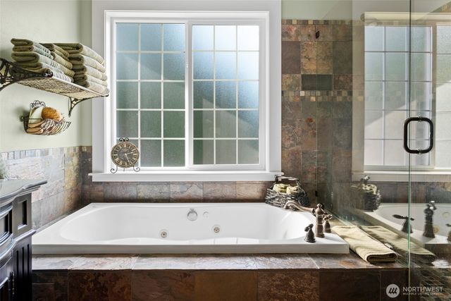 11733 Hummingbird Lane, Anacortes, WA 98221