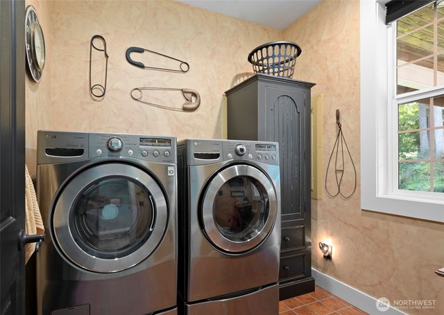 11733 Hummingbird Lane, Anacortes, WA 98221