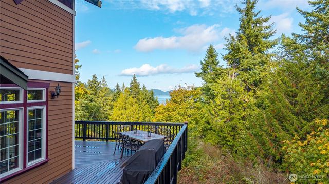 11733 Hummingbird Lane, Anacortes, WA 98221