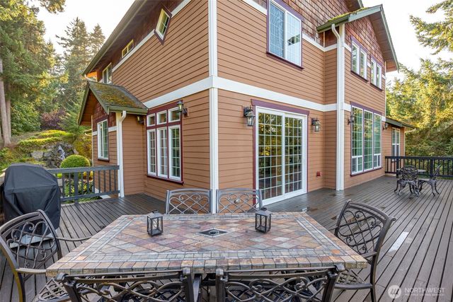 11733 Hummingbird Lane, Anacortes, WA 98221