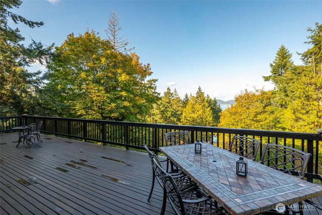 11733 Hummingbird Lane, Anacortes, WA 98221