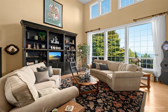 11733 Hummingbird Lane, Anacortes, WA 98221