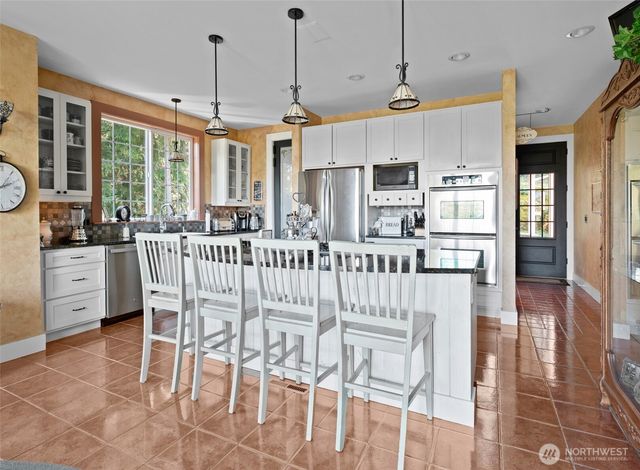 11733 Hummingbird Lane, Anacortes, WA 98221