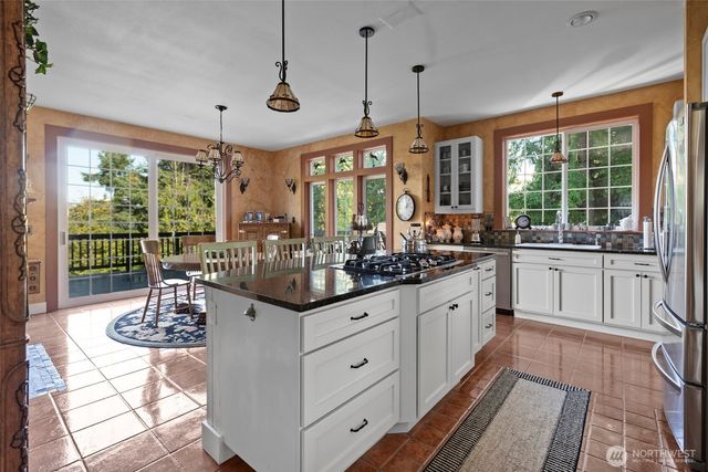 11733 Hummingbird Lane, Anacortes, WA 98221