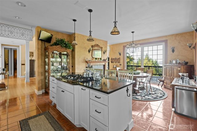 11733 Hummingbird Lane, Anacortes, WA 98221