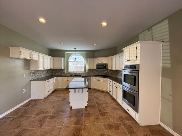 2718 Bordeaux Drive, Mckinney, TX 75070