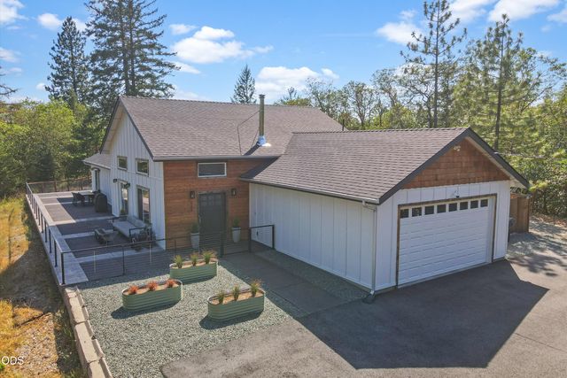 922 Palomino Drive, Grants Pass, OR 97526