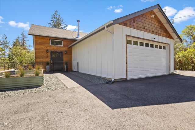 922 Palomino Drive, Grants Pass, OR 97526