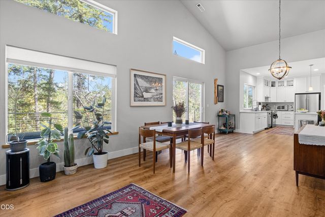 922 Palomino Drive, Grants Pass, OR 97526