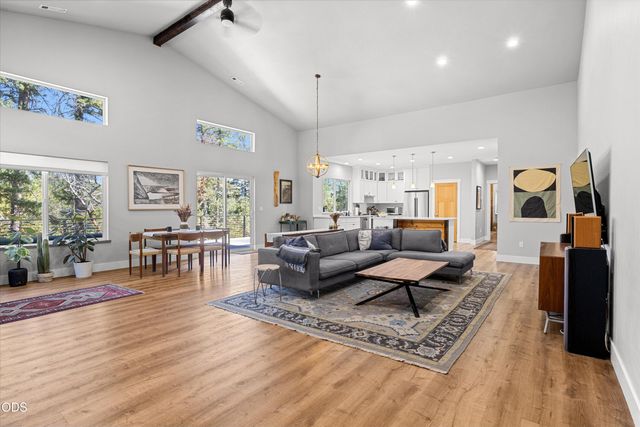 922 Palomino Drive, Grants Pass, OR 97526
