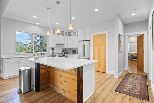 922 Palomino Drive, Grants Pass, OR 97526