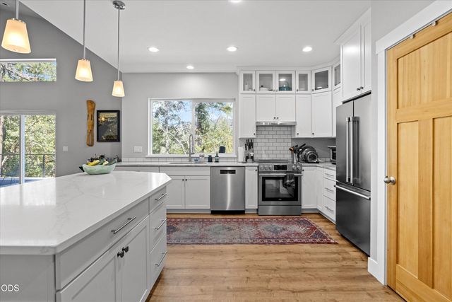 922 Palomino Drive, Grants Pass, OR 97526