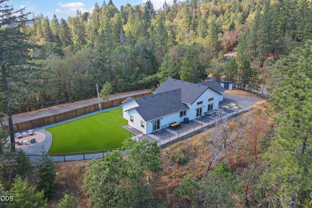 922 Palomino Drive, Grants Pass, OR 97526