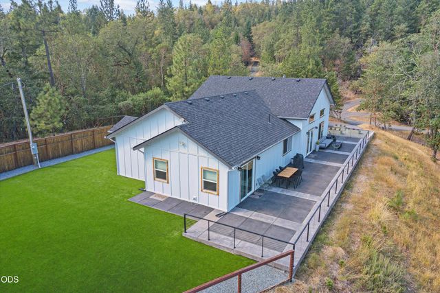 922 Palomino Drive, Grants Pass, OR 97526