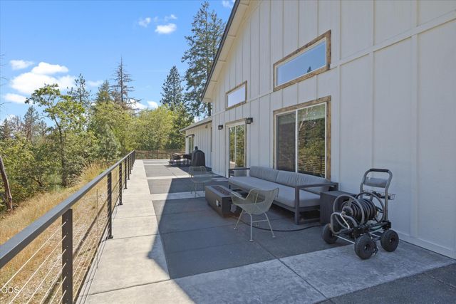 922 Palomino Drive, Grants Pass, OR 97526