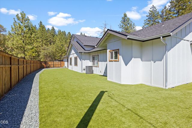 922 Palomino Drive, Grants Pass, OR 97526