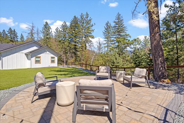922 Palomino Drive, Grants Pass, OR 97526