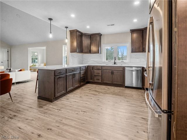 16243 Roselawn Drive, Burton, OH 44021