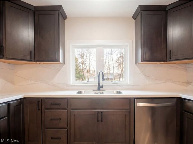 16243 Roselawn Drive, Burton, OH 44021