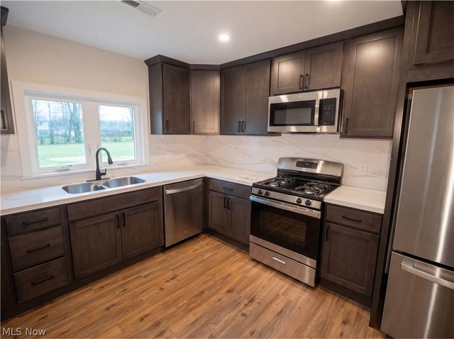 16243 Roselawn Drive, Burton, OH 44021