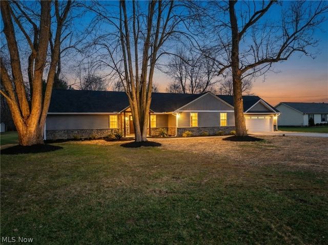 16243 Roselawn Drive, Burton, OH 44021