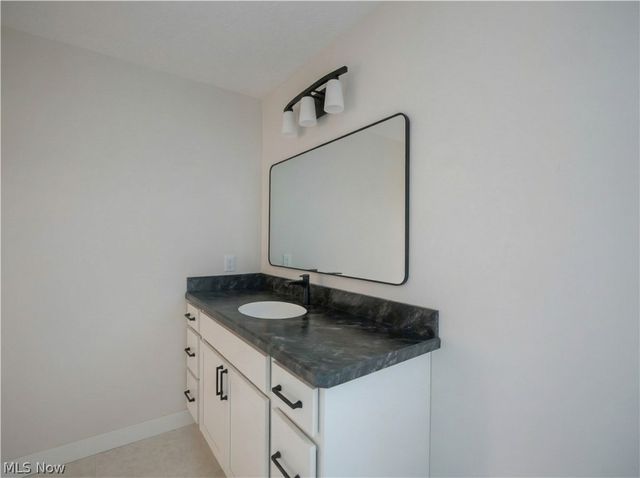 16243 Roselawn Drive, Burton, OH 44021