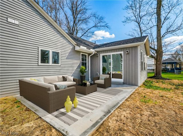 16243 Roselawn Drive, Burton, OH 44021