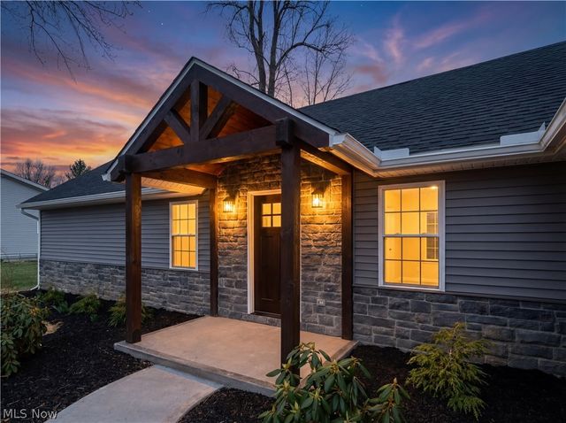 16243 Roselawn Drive, Burton, OH 44021