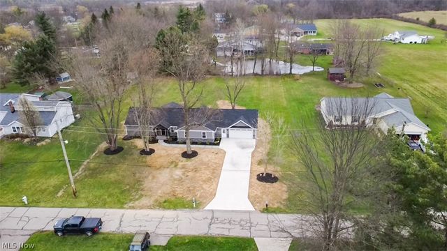 16243 Roselawn Drive, Burton, OH 44021
