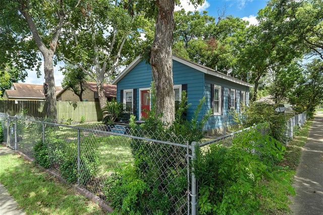502 6th Avenue N, Texas City, TX 77590