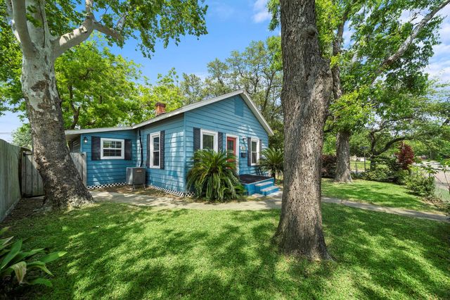 502 6th Avenue N, Texas City, TX 77590