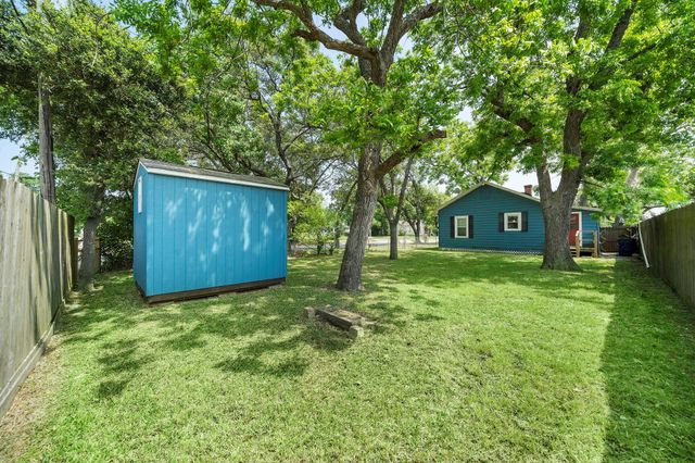 502 6th Avenue N, Texas City, TX 77590