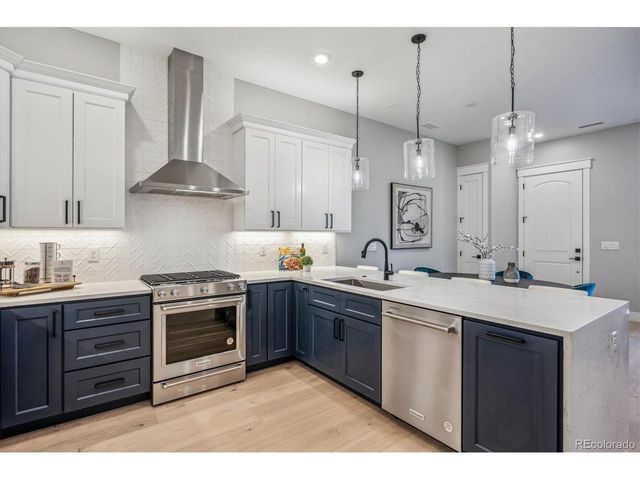 364 E Orchard Rd, Centennial, CO 80121