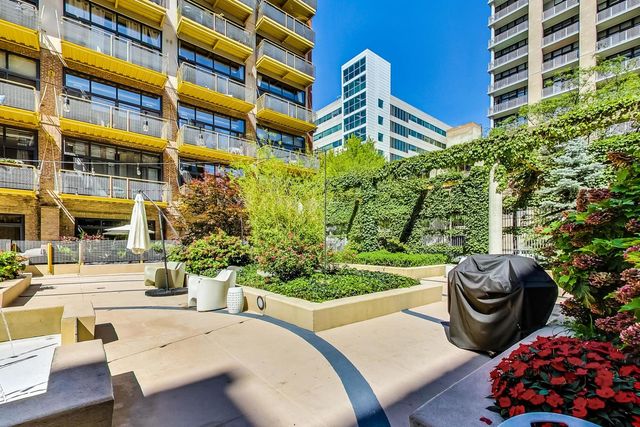 1910 S Indiana Avenue 727, Chicago, IL 60616