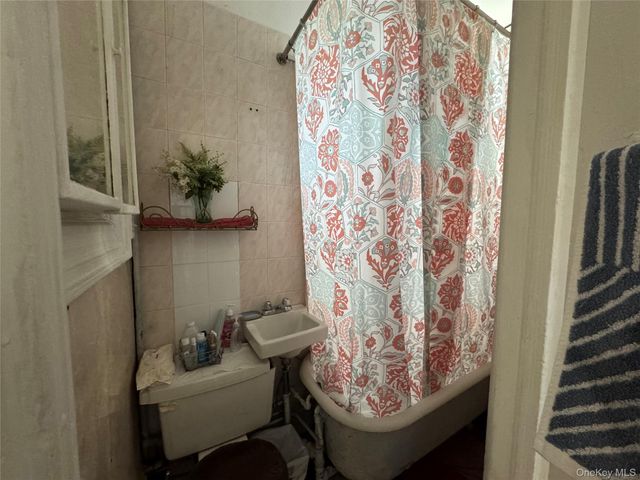 18-24 George Street, Ridgewood, NY 11385