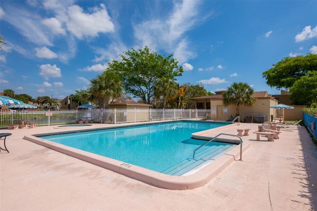 3046 W Missionwood Ln A-2, Miramar, FL 33025