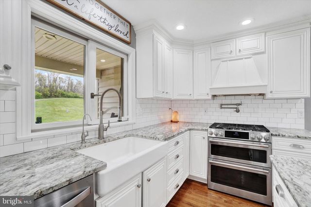 1685 BAHNS MILL RD, Windsor, PA 17366