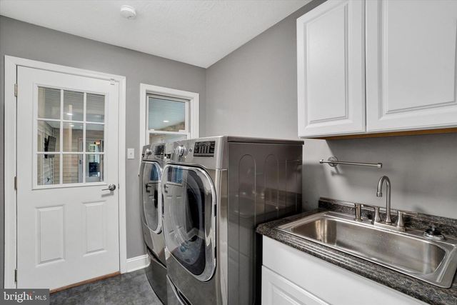 1685 BAHNS MILL RD, Windsor, PA 17366