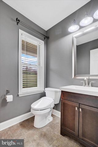 1685 BAHNS MILL RD, Windsor, PA 17366