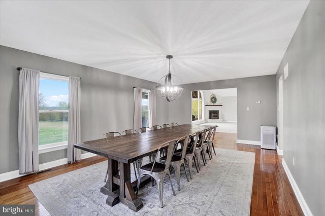 1685 BAHNS MILL RD, Windsor, PA 17366