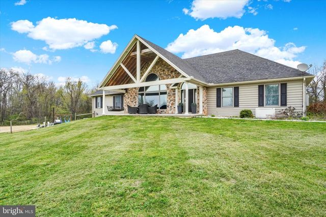 1685 BAHNS MILL RD, Windsor, PA 17366