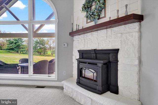 1685 BAHNS MILL RD, Windsor, PA 17366