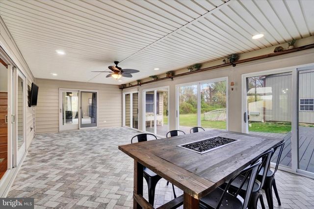 1685 BAHNS MILL RD, Windsor, PA 17366