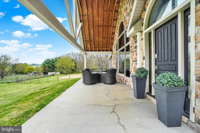 1685 BAHNS MILL RD, Windsor, PA 17366
